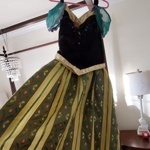 Ana (frozen costume disney parks)